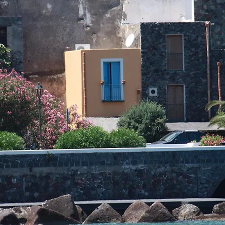 La Casa Di Via Lungomare Dom wakacyjny *