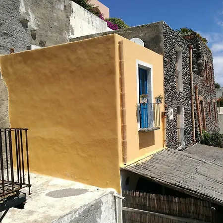 La Casa Di Via Lungomare 度假居 *